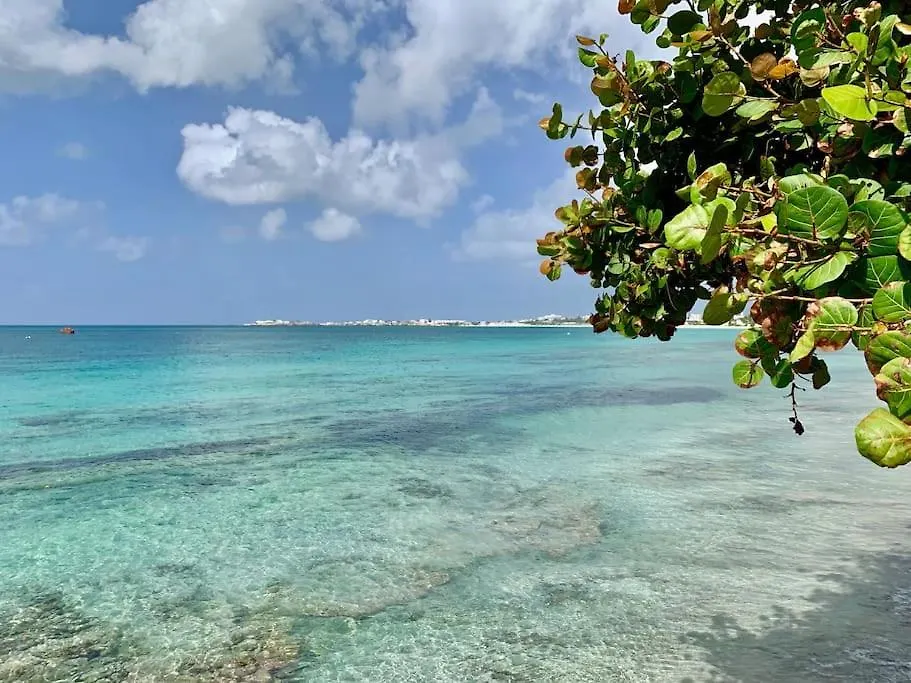 Сasa de vacaciones Hamaka Condo A Beachfront Retreat On Simpson Bay Beach Sint Maarten